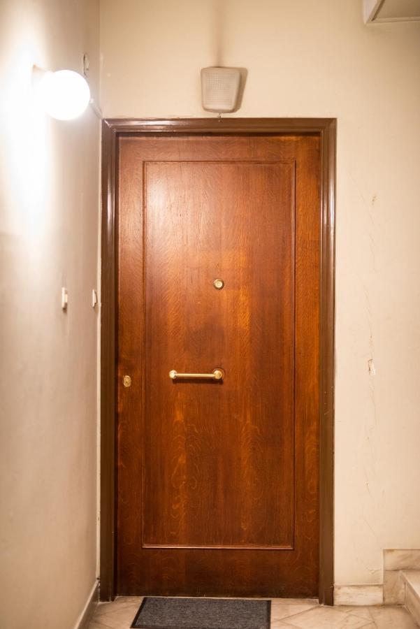 Two Bedroom Apt In Syntagma - Ermou Area アテネ エクステリア 写真