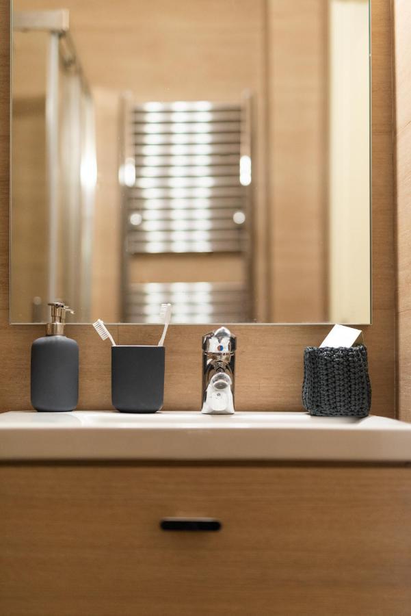Two Bedroom Apt In Syntagma - Ermou Area アテネ エクステリア 写真
